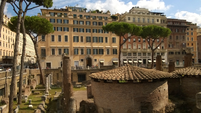 Largo di Torre Argentina
