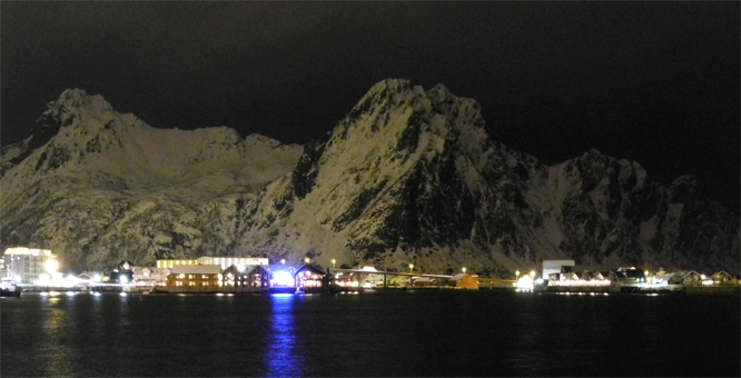 Svolvaer bei Nacht