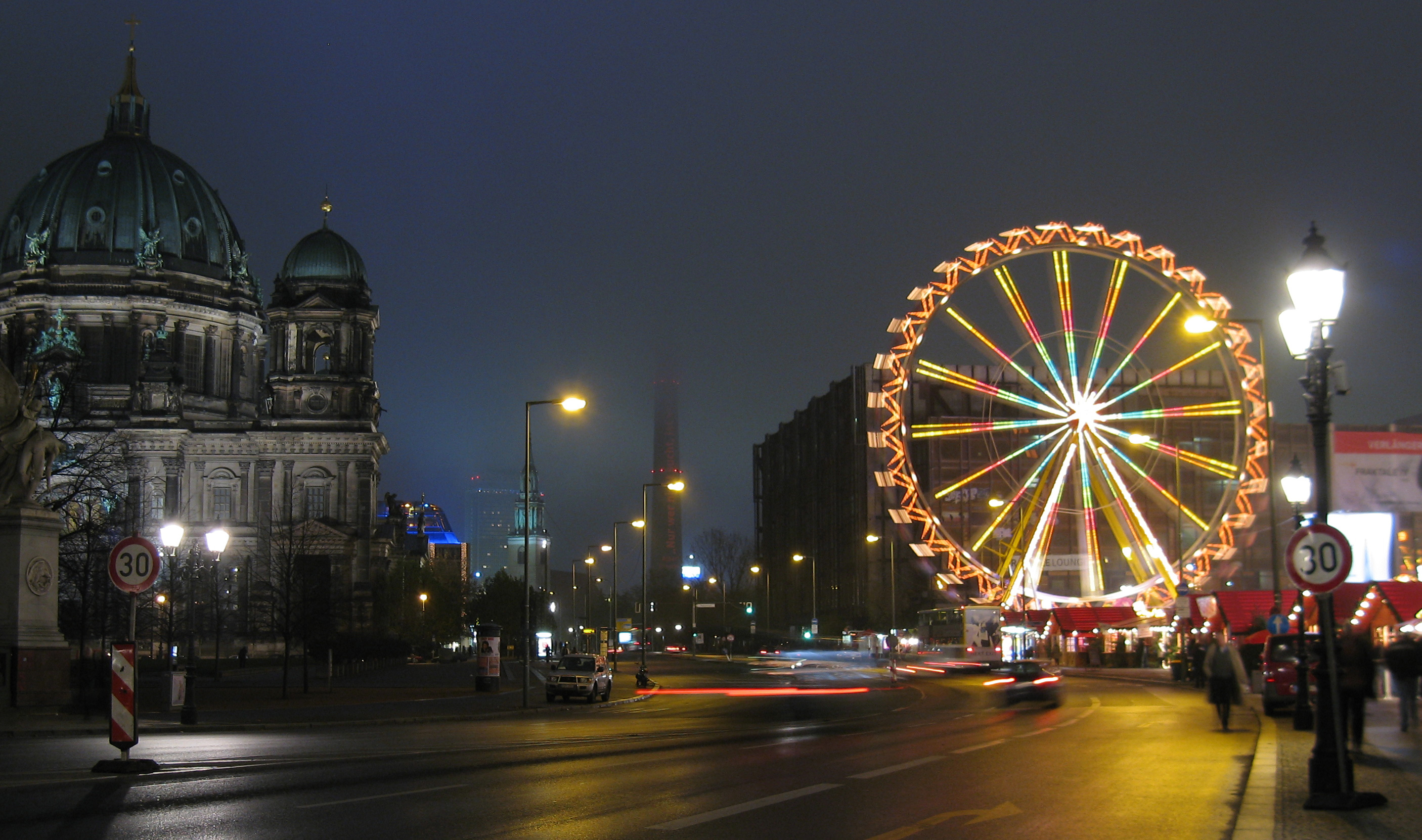 Weihnachtsmarkt am Berliner Domam Dom