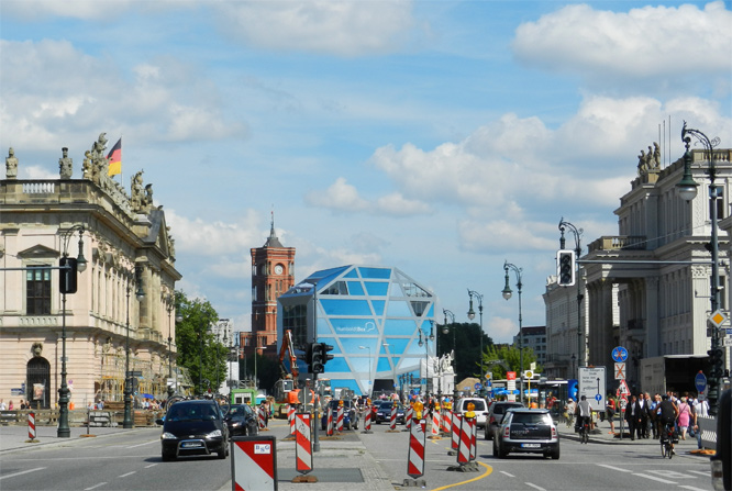 Unter den Linden, August 2011