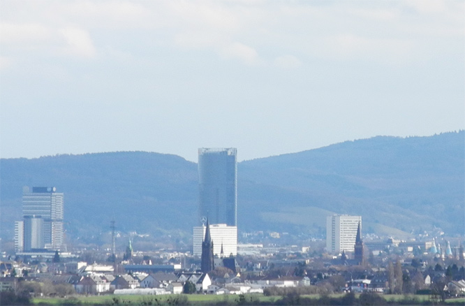 Sicht auf die Bundesstadt Bonn vom Aussichtspunkt Böhling am 13. März 2011