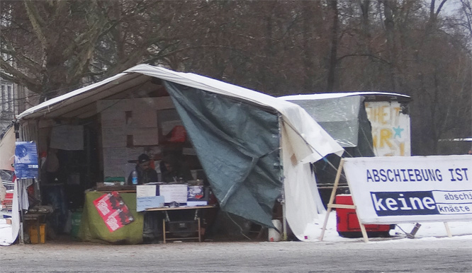 Protest gegen Abschiebung am Oranienplatz
