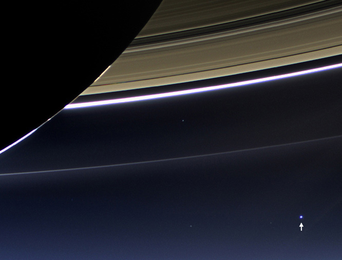 Die Erde vom Saturn aus gesehen