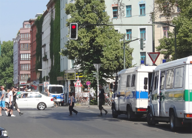 Stopp watch Us - Demo am Heinrichplatz, 27.07.2013