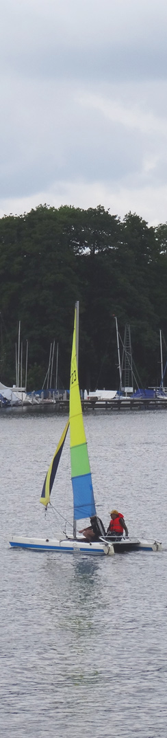 Einsamer Segler auf der Oberhavel