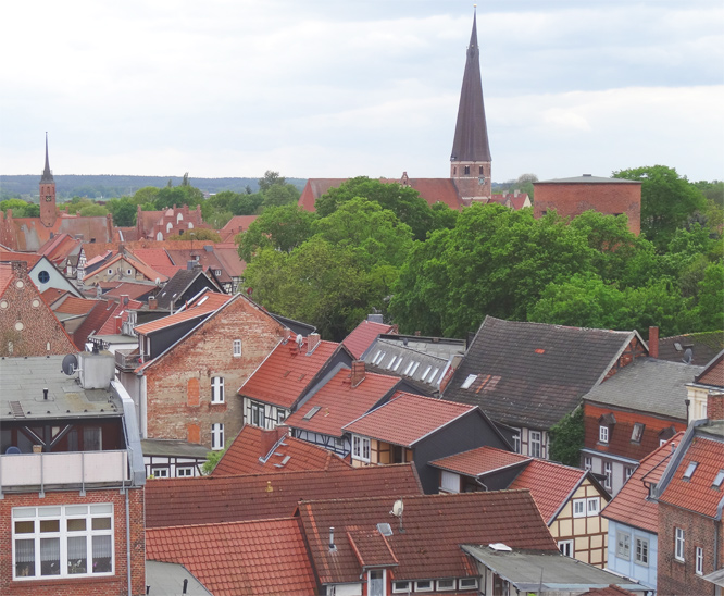 Salzwedel, Marienkirche, Burgturm und Burgstrasse