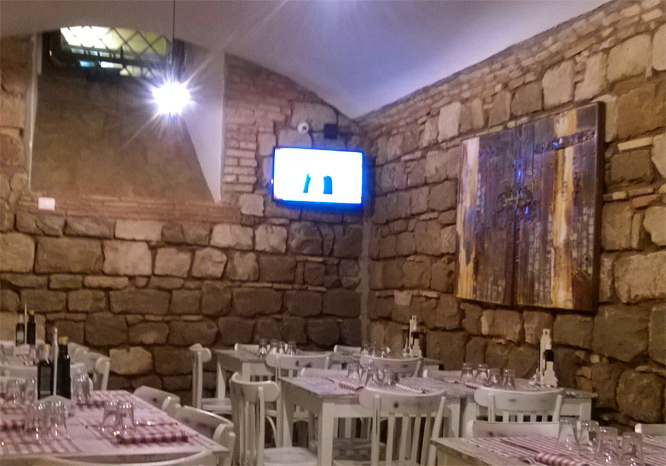 Lokal La Laconda, Via Napoli