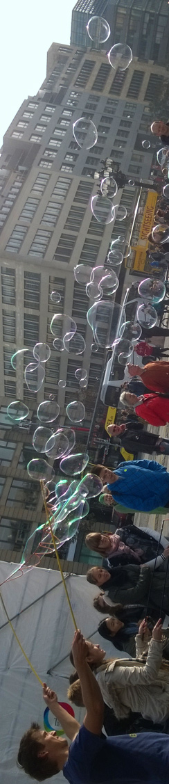 Seifenblasen auf dem Gendarmenmarkt