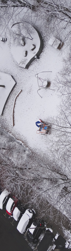Spielplatz im Schnee