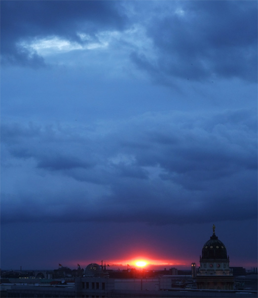 Sunset in blauer Nacht