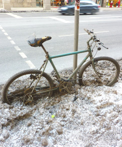 Fahrrad im Schnee