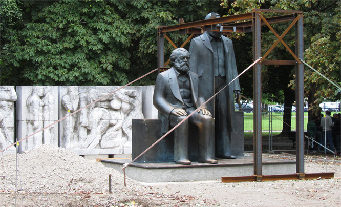 Marx & Engels - Versetzt